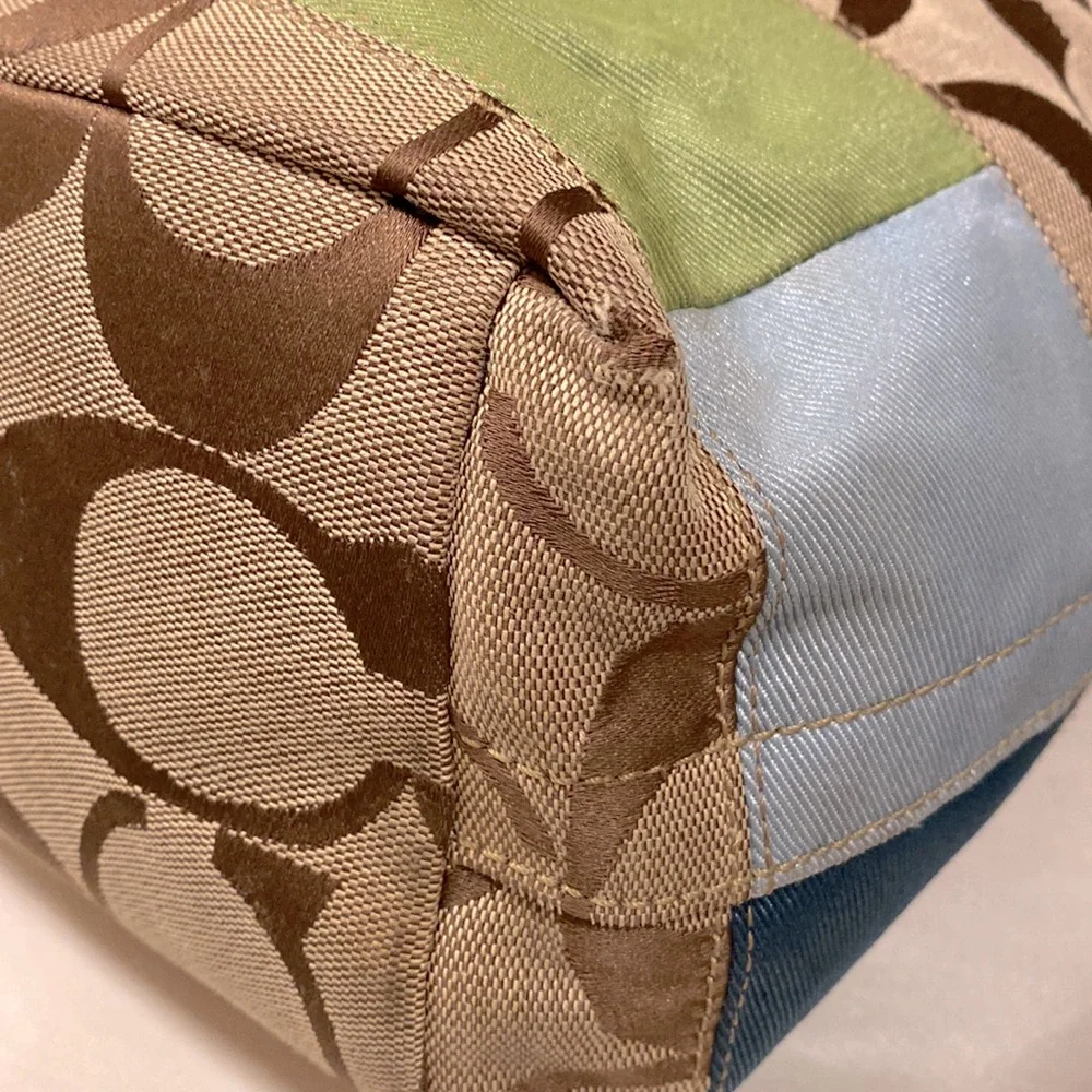 COACH jacquard w/multicolored band at base. Cream patent leather trim. #10858 - Picture 7 of 15